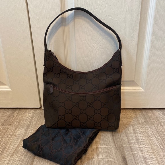 Gucci Handbags - Gucci Shoulder Bag